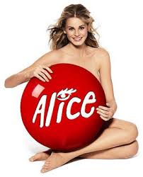 http://tbn1.google.com/images?q=tbn:-JEtrZzLhGHMlM:http://static.pcinpact.com/images/bd/news/46166-alice.jpg