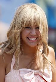 external image hannahmontanamovie.jpg