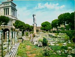 http://tbn1.google.com/images?q=tbn:RC3Bh3TIJuPWgM:http://membres.lycos.fr/rome72/images/ForumCesar.jpg