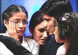 Image: Kavya Shivashankar (left) of 