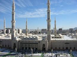 المدينة المنورة 800px-Masjid_Nabawi._Medina,_Saudi_Arabia