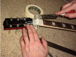 The Les Paul below is having