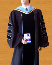 http://www.facultyregalia.com/