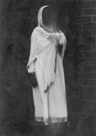 http://tbn1.google.com/images?q=tbn:8AyVr246ttO8SM:http://www.classesandcareers.com/education/wp-content/uploads/Ghost%20Lady.jpg