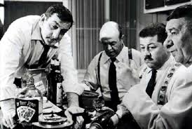 http://tbn1.google.com/images?q=tbn:A6RV1pDTrP1rXM:http://www.aviscine.com/images/wallpapers/4012_les_tontons_flingueurs___f6255_18740.jpg
