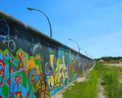 http://tbn1.google.com/images?q=tbn:ESDpAxb5Ftn5AM:http://chsweb.lr.k12.nj.us/kstokes/euroassign/germany-berlin-wall.jpg