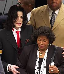 Michael Jacksons mum gets