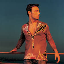 Mustafa Sandal Şarkıları Dinle , Mustafa Sandal Yeni Album - Mustafa Sandal Tüm Albumler