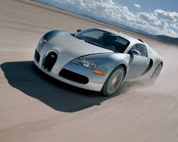  هنا السيارة الاسرع الاكثر قوة و الاغلى في العالم Bugatti-veyron