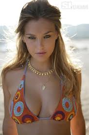 Bar Refaeli se inicia en el mundo