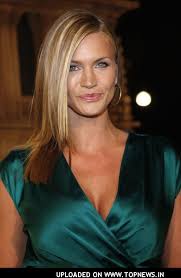 Natasha Henstridge at \x26quot;Cloverfield\x26quot;